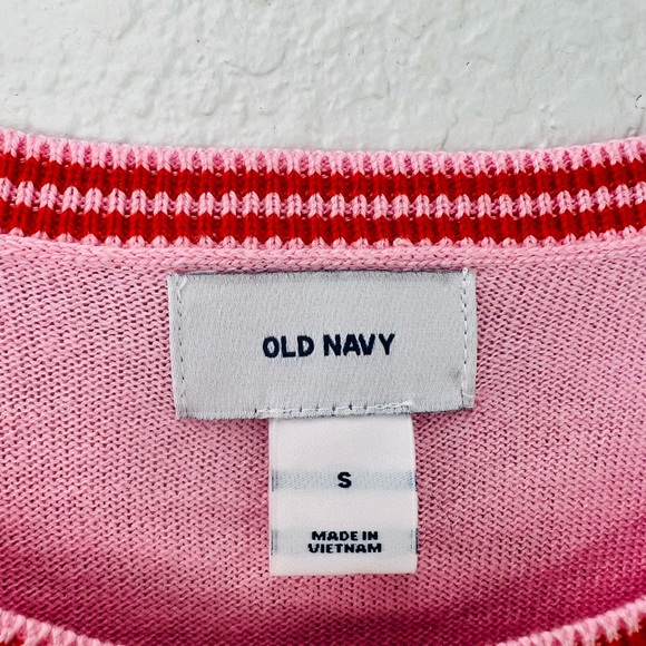 - Old Navy Pink and Red “LOVE” Crewneck Pullover Long Sleeve Sweater Size … - Picture 10 of 13